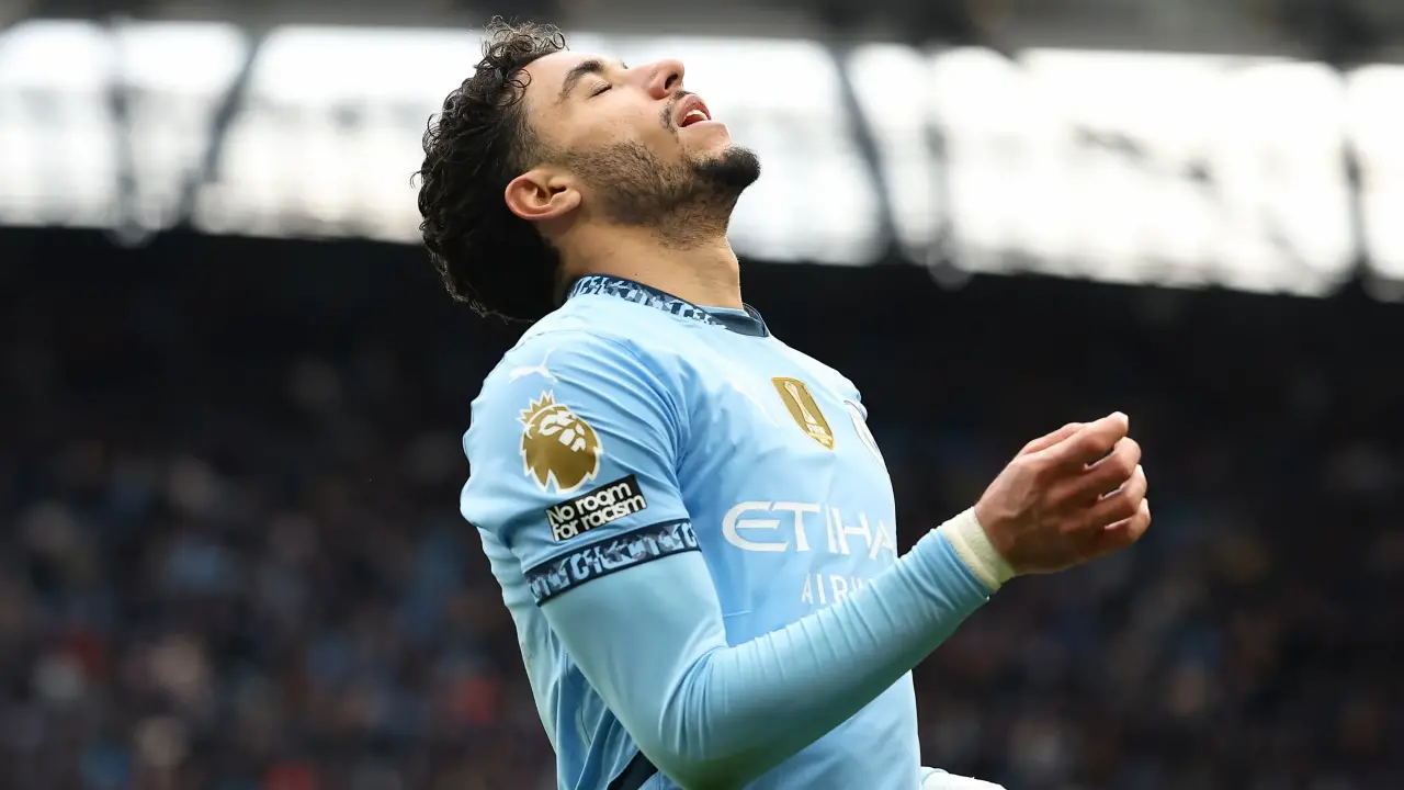 Manchester City’de Çatlak Sesler: Marmoush Takım Arkadaşlarını Topa Tuttu! 2