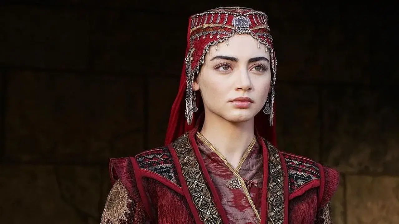 Özge Törer Sevgilisi Kim, Sevgilisi Var mı, Sevgilisi Nereli, Kaç Yaşında ve Instagram Hesabı Var mı? 1