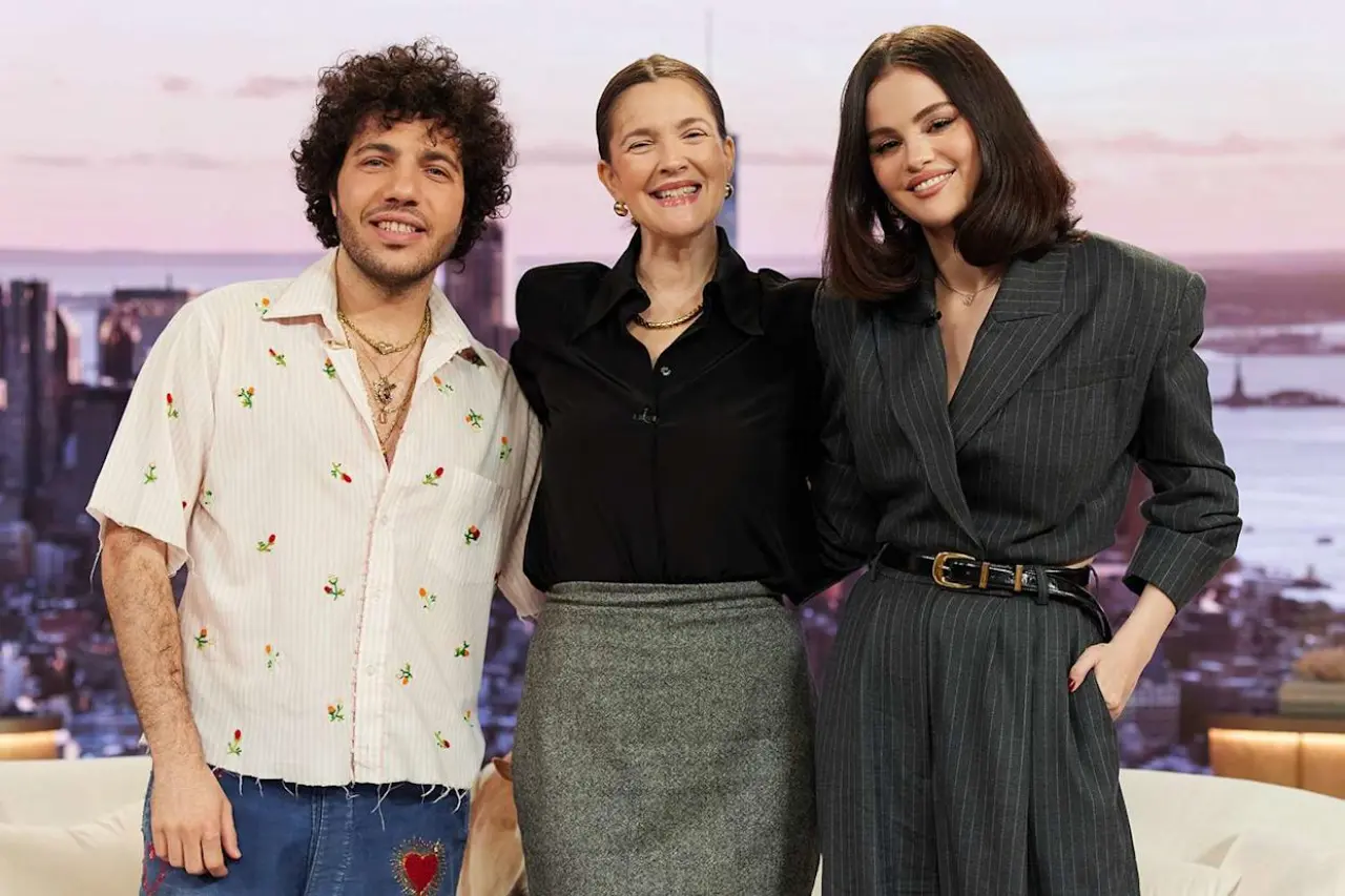 Modern Kadının Modaya Yanıtı: 1980’lerin Güç Stili, Selena Gomez ile Geri Döndü! 1