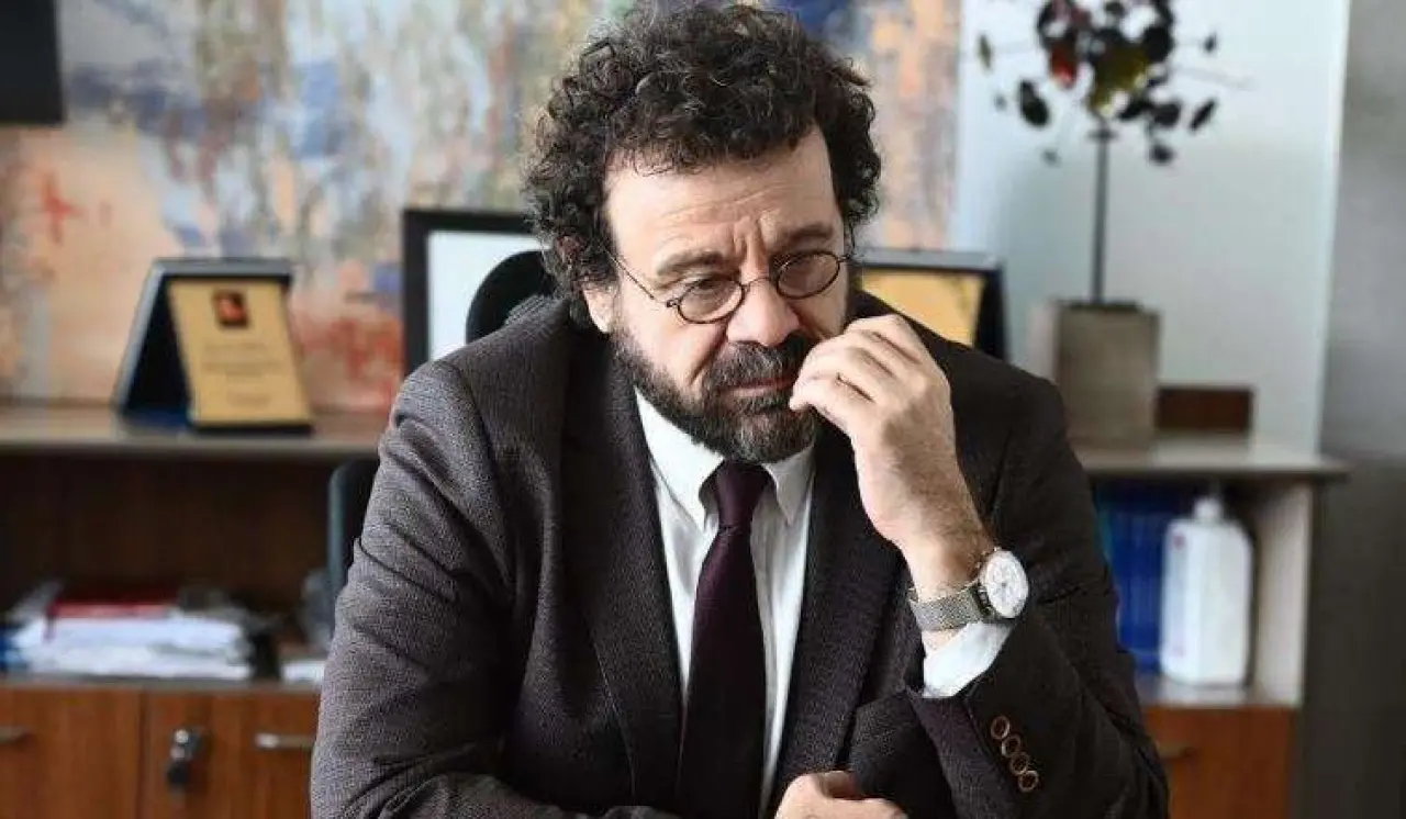 Reha Özcan Kimdir? Nereli, Boyu, Kaç Yaşında, Eşi ,Sevgilisi Kim, Evli mi, Alevi mi? Oynadığı Diziler? 2