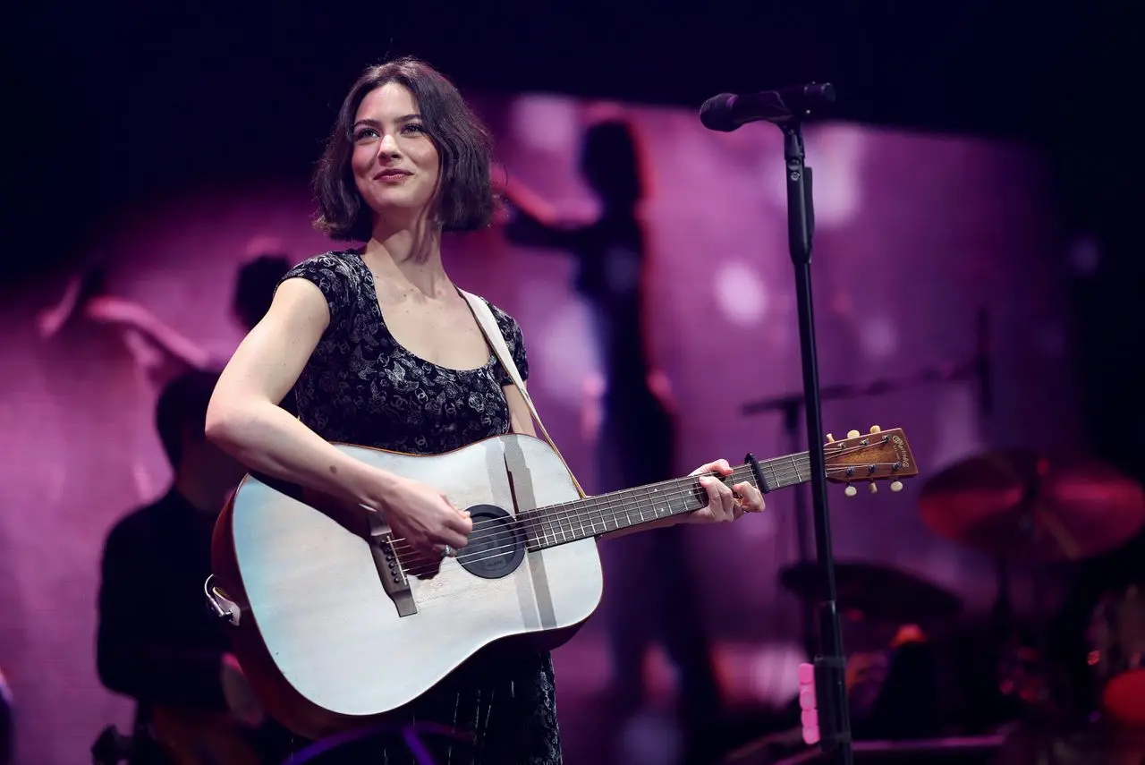 Gracie Abrams’tan Dylan O’Brien’a Şarkılı İntikam: “Cool”un Sözleri Şoke Ediyor! 4