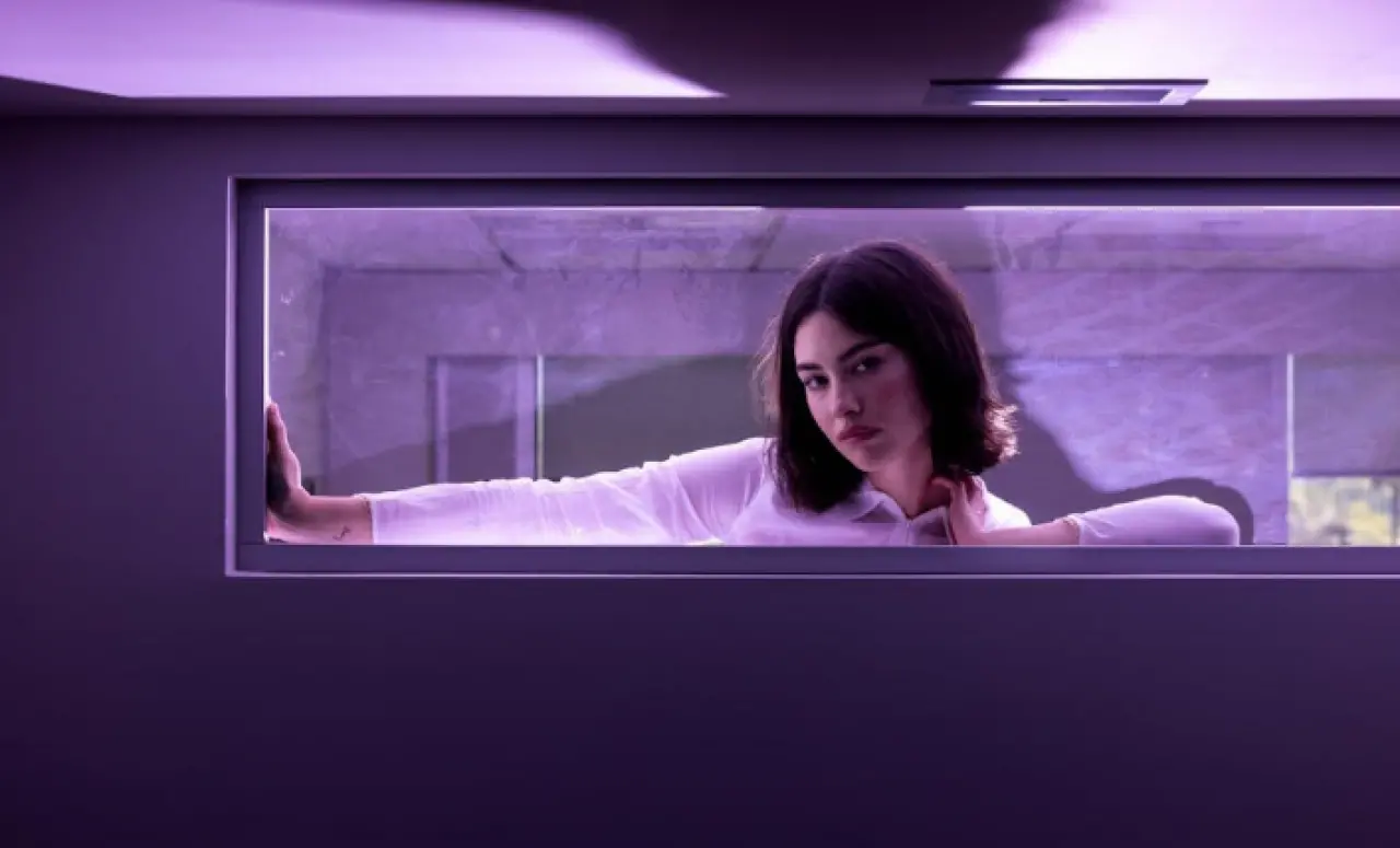 Gracie Abrams'ın 'Close to You' Şarkısını Yedi Yıl Beklediler, Dokuz Aydır Dinliyorlar! 5