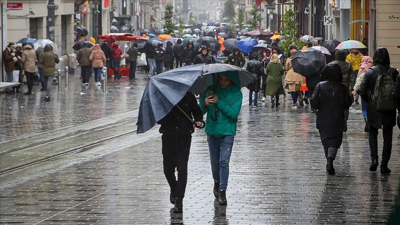 İstanbul Mart Ayı Hava Durumu: Şemsiyeleri Çıkartın! 10 Günlük Meteorolojik Tahmin Açıklandı 1