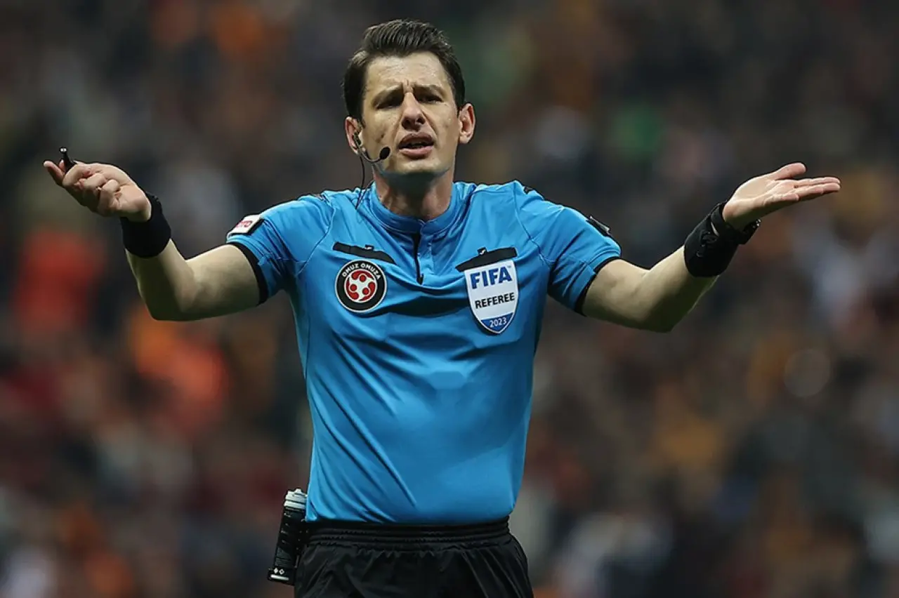 FIFA Kokartlı Hakem Halil Umut Meler Kimdir? Kaç Yaşında, Nereli, Evli mi? 5