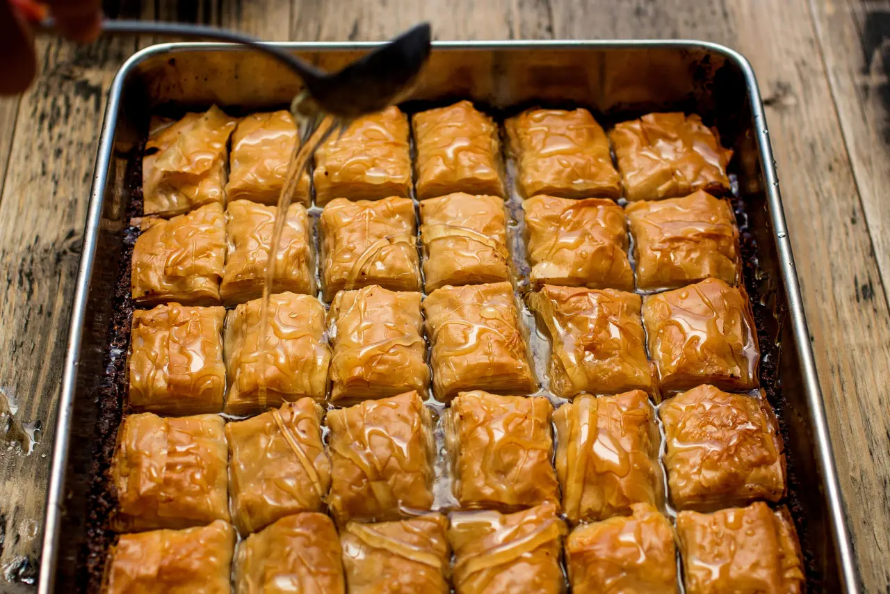 Ramazan Bayramı’na Özel Cevizli Baklava Tarifi! Hanımlar Kaçırmayın! 10