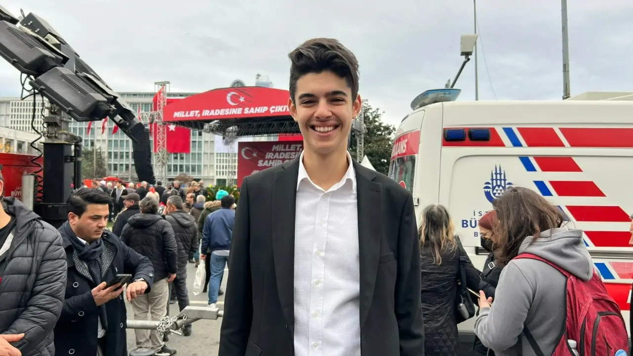 Berkay Gezgin Kimdir? Doğum Tarihi Nedir, Kaç Yıl Ceza Aldı? Aslen Nereli ve Mesleği Ne, Ne İş Yapıyor? Kaç Yaşında? Detaylar 4