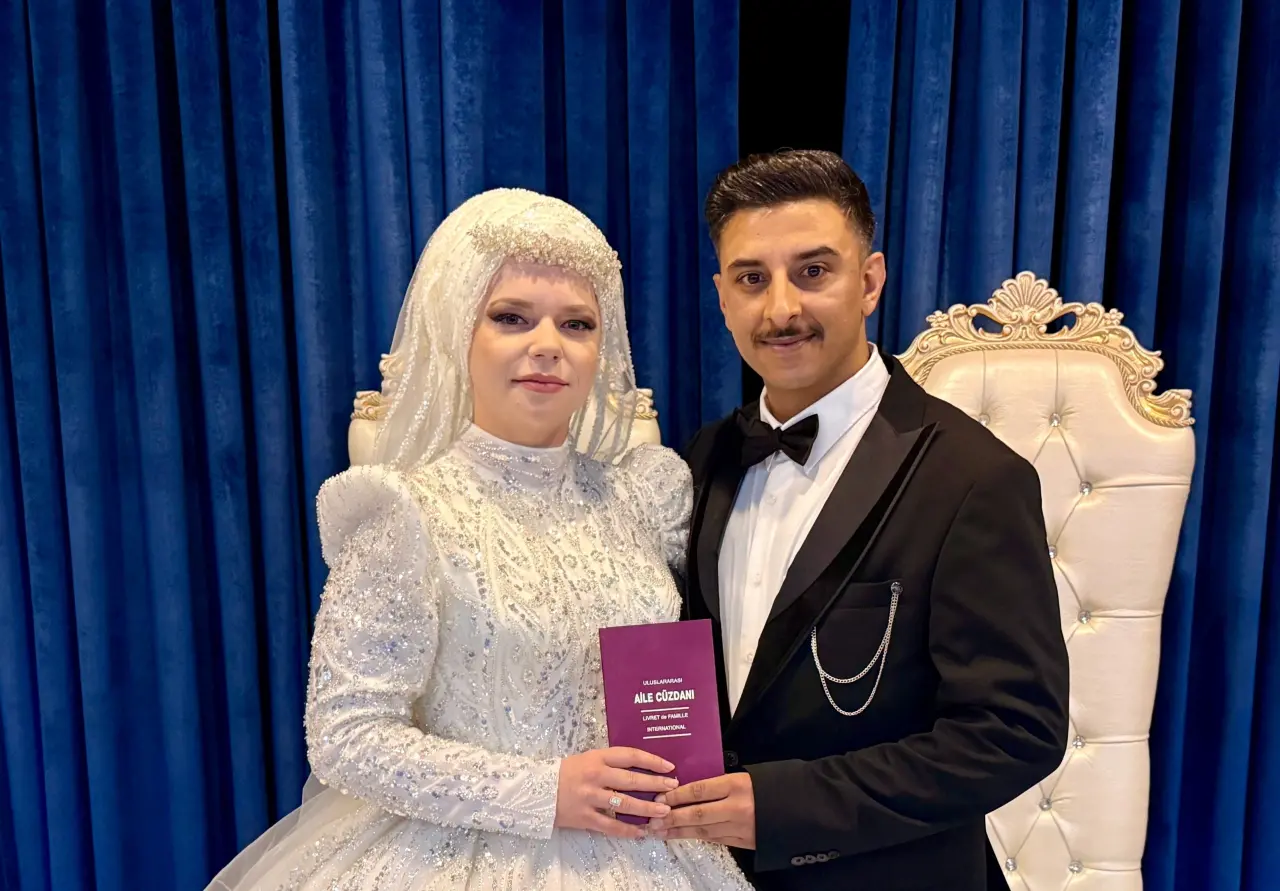 Alman Jessica, Tokatlı Gence Aşık Oldu, Müslümanlığı Seçti: Yeni Adı Ecrin Oldu 2