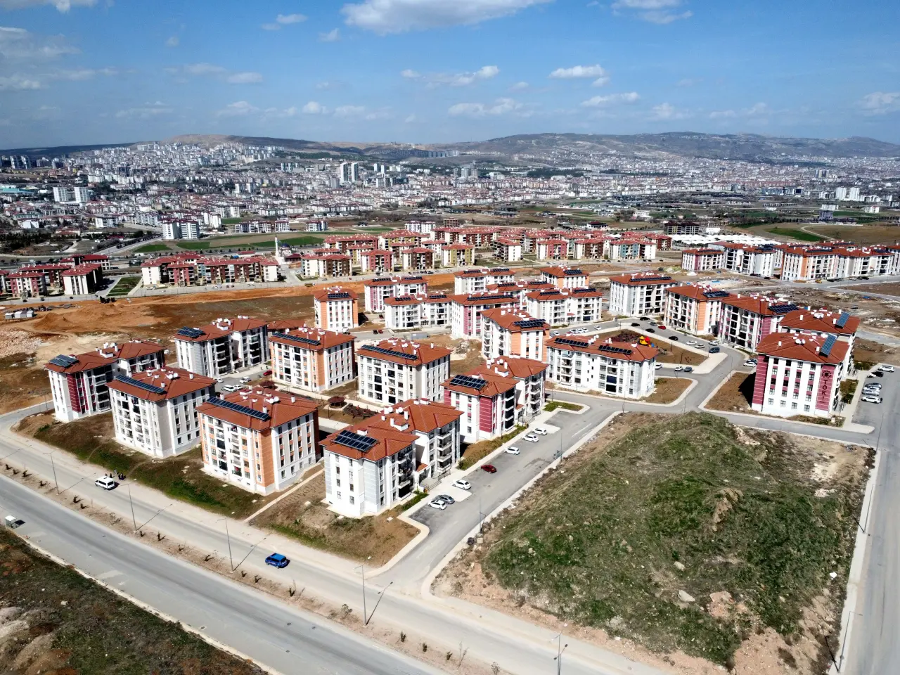 Elazığ’da Bayram Sevinci Yeni Yuvalarda Yaşanıyor 2