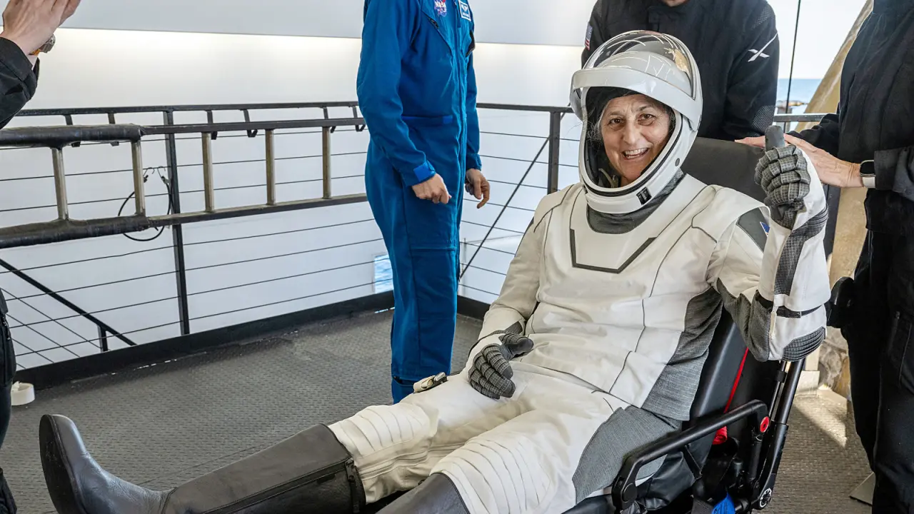 Uzayda Mahsur Kalan Astronot Sunita Williams Kimdir? Kaç Yaşında, Nereli? 4