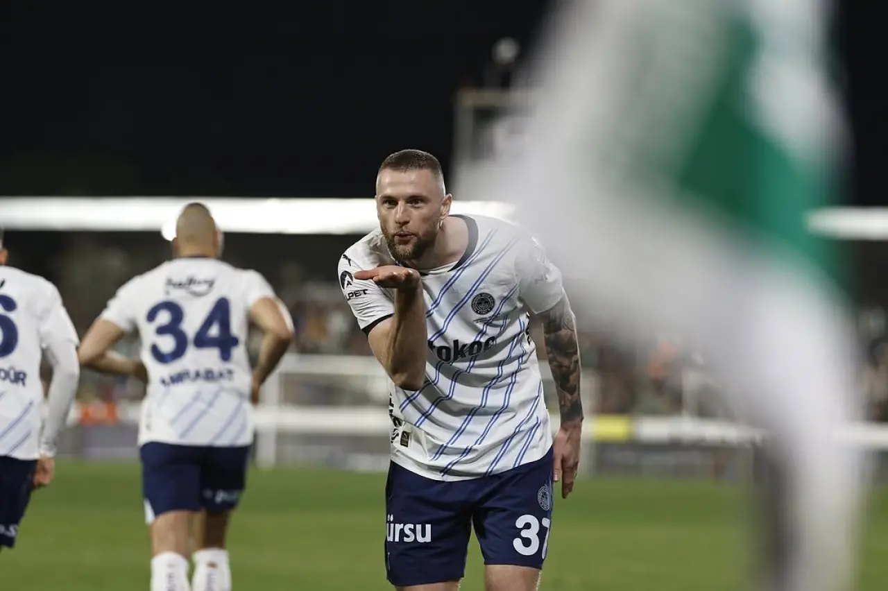 Fenerbahçe Yönetimine Milan Skriniar Şoku: Başarılı Performansıyla Parlayan Skriniar İçin Talipler Artıyor! 4