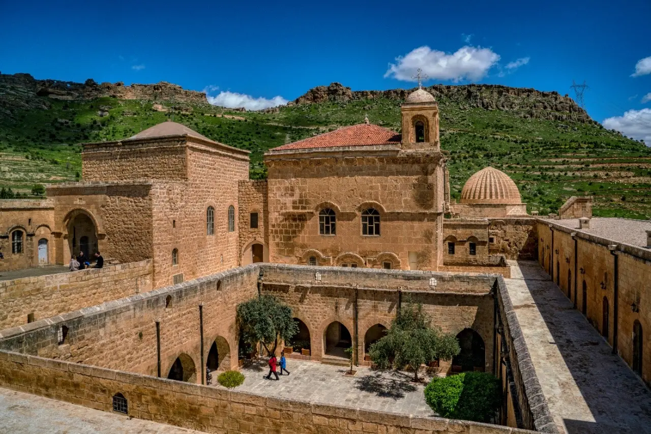 Taş evleri, sokakları ve tarihi mekânlarıyla: Mardin 5