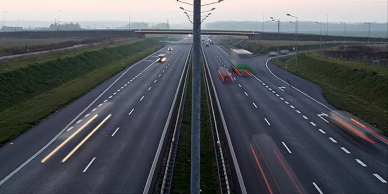 Bayram Tatili 9 Gün Oldu! Hangi Araçlar Trafiğe Çıkamayacak? İşte Detaylı Yasak Listesi 2