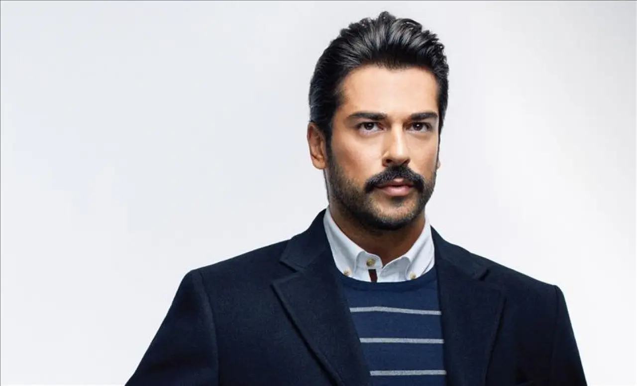 Burak Özçivit Karısı Kim, Sevgilisi Var mı, Sevgilisi Nereli, Kaç Yaşında, Ayrıldı mı ve Instagram Hesabı Var mı? 1