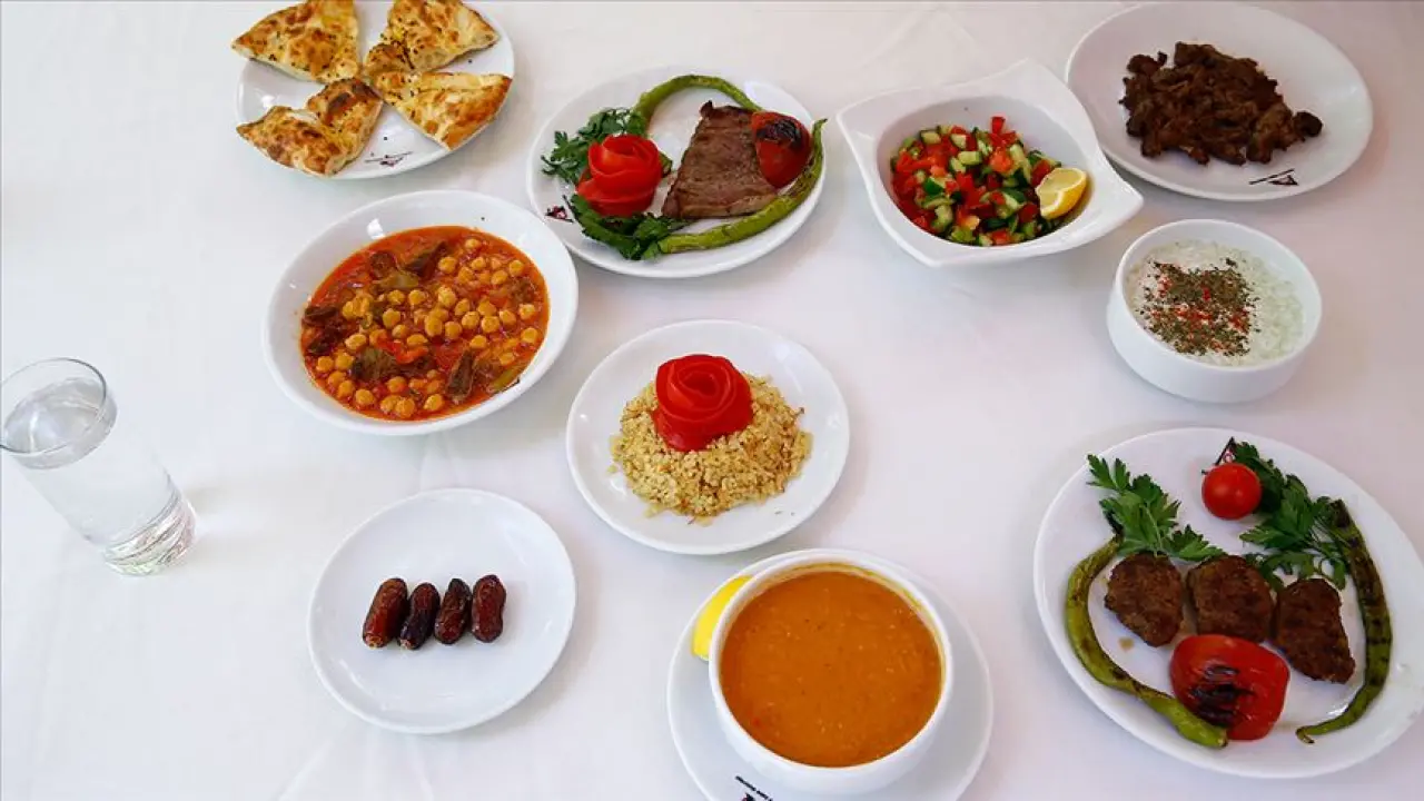 İftar Sonrası Maden Suyu İçilmeli mi? Ramazanda Hazımsızlık Sorununa Neler İyi Gelir? 3