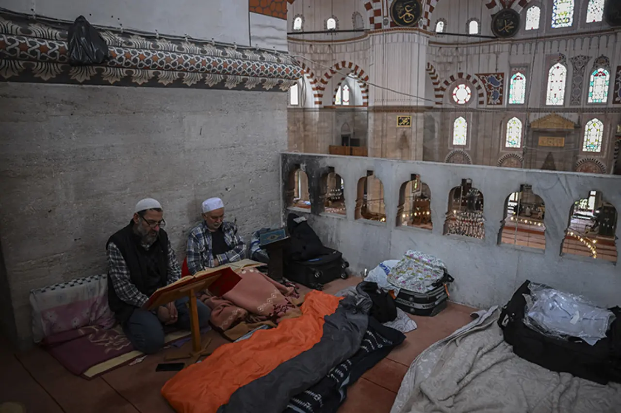 İtikâfa Girmek Nedir, Nasıl Yapılır, Ne Zaman Girilir, Niyeti Nasıl Yapılır, Kimler Girebilir? 1