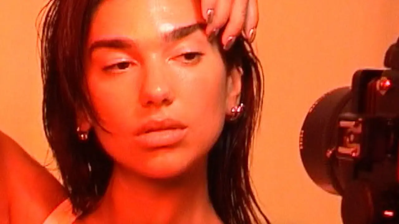 Dua Lipa’nın "Radical Optimism" Albümündeki Şarkıların Gizli Mesajları Ortaya Çıktı! 10