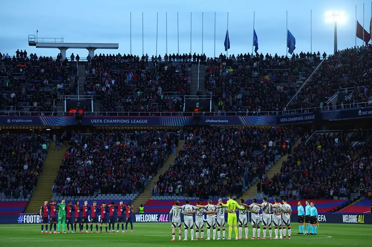 Şampiyonlar Ligi’nde Bir İlk: Hakem İftar Molasını Yanlış Verdi, Orkun Kökçü Düzeltti! ​ 3