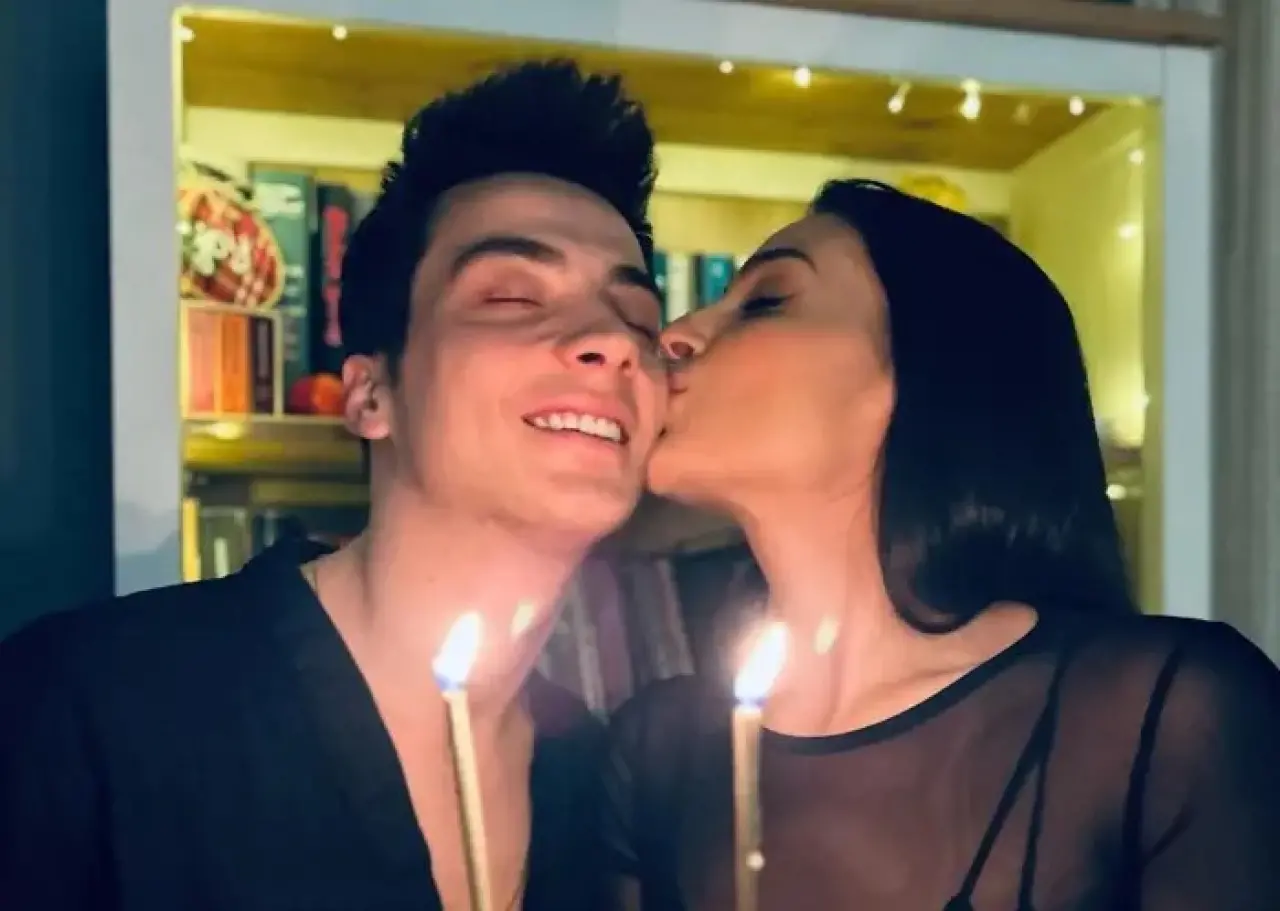 Atakan Özkaya Kiminle Evli, Sevgilisi Kim, Evli mi, Eşi Kaç Yaşında, Çocuğu Var mı? 3