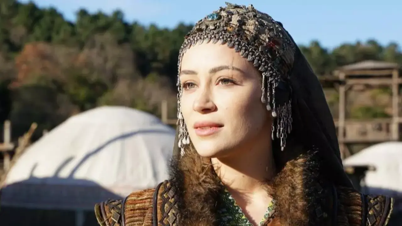 Buse Arslan sevgilisi kim, sevgilisi var mı, sevgilisi nereli, kaç yaşında ve Instagram hesabı var mı? 2