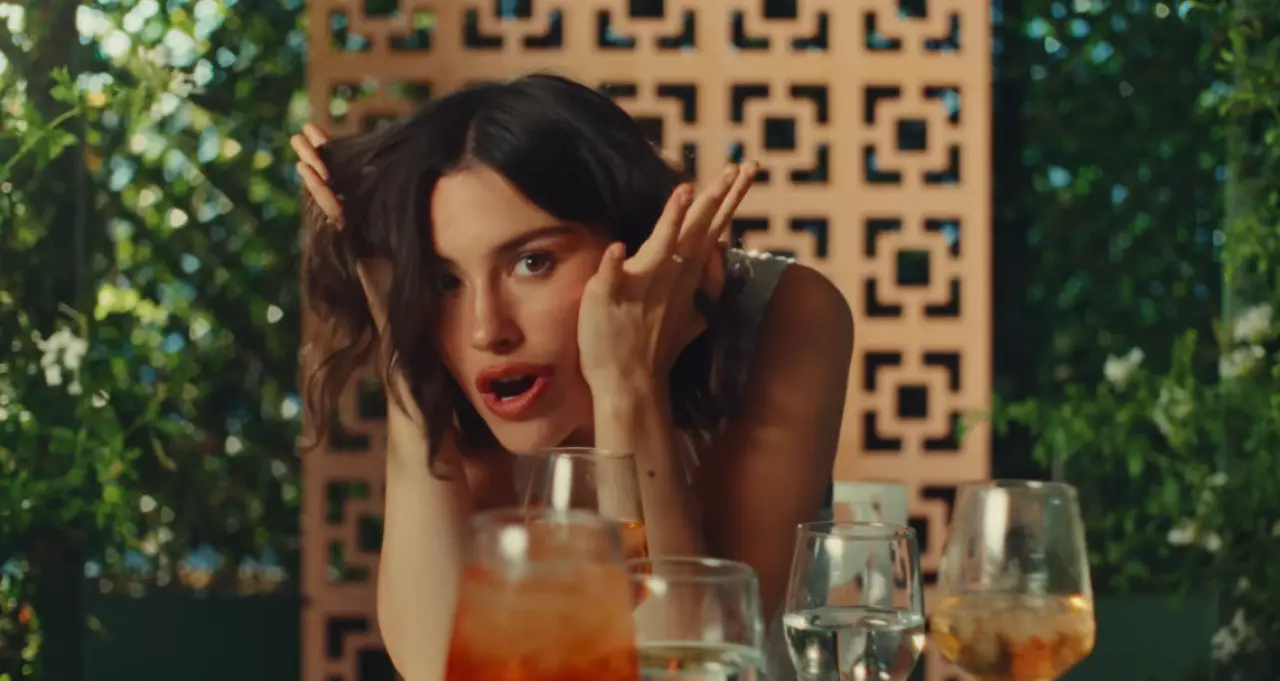 Gracie Abrams’tan İçten ve Cesur Bir Müzikal Günah Çıkartması: Seni Seviyorum, Özür Dilerim! 9