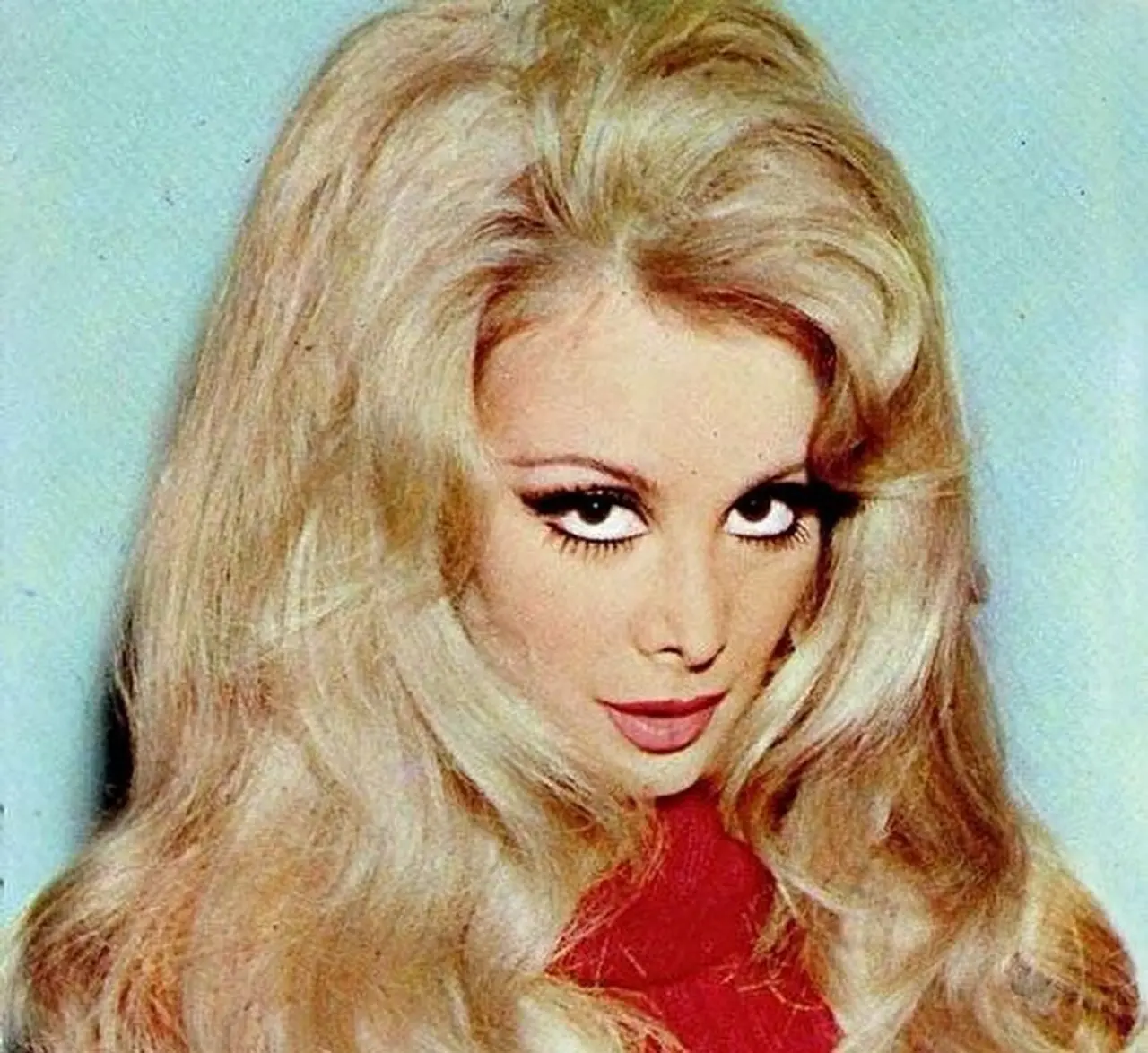 Filiz Akın'ın Son Hali Görenleri ŞOK Etti! Son Paylaşımında Eşiyle Omuz Omuzaydı 2