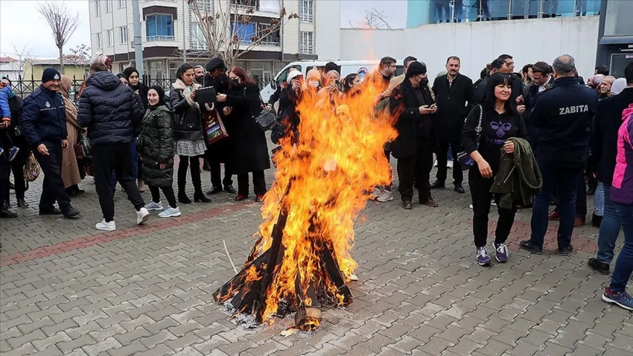 Nevruz Nedir, Kökeni Nereye Dayanıyor, Nervuz Ne Zaman, Nasıl Kutlanır? Nevruz Kutlamaları ve Tarihçesi 4