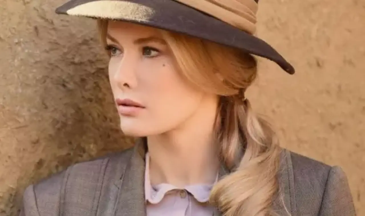 Gamze Özçelik Kimdir, Kaç Yaşında ve Nereli, Eşi Kim? Komiser Zeynep'in Son Hali! 3