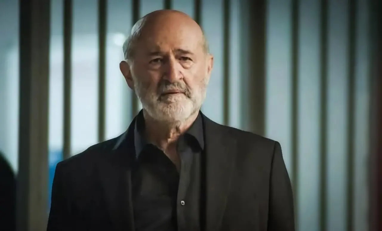 Müfit Kayacan Kiminle Evli, Eşi Kim, Evli Mi, Eşi Kaç Yaşında, Çocuğu Var mı? Müfit Kayacan ve Ailesi Hakkında Bilinenler 4