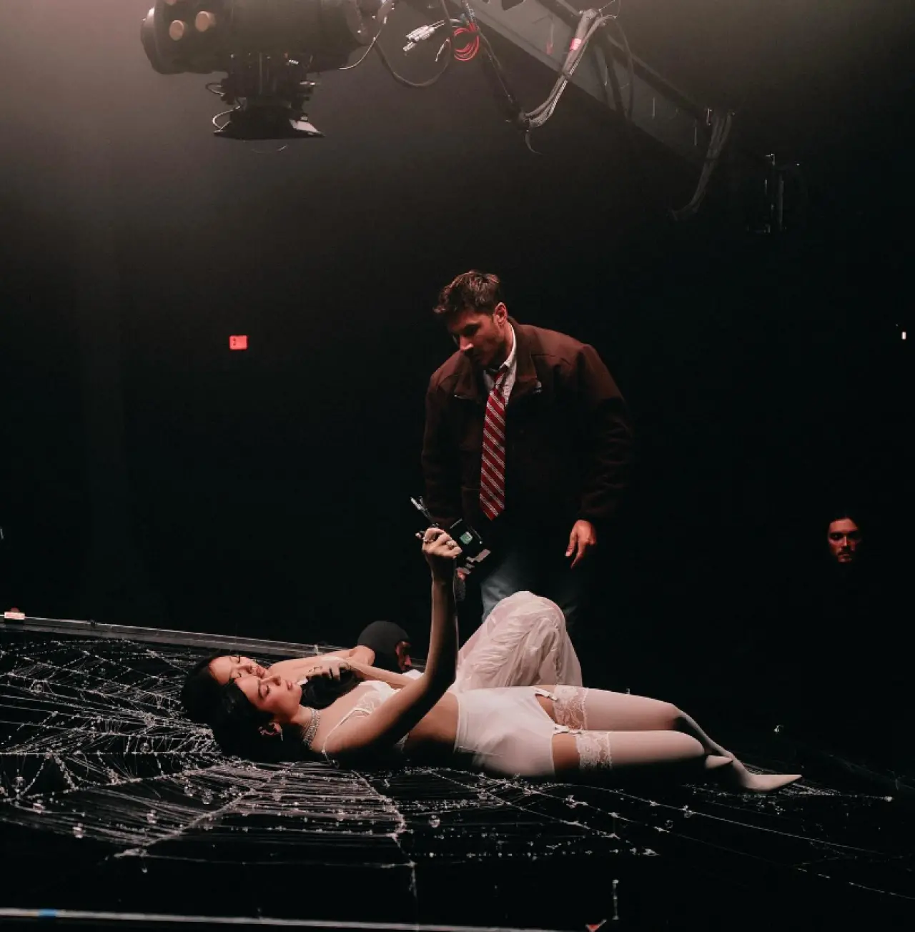 Dua Lipa ve Jennie’den Yıldız Gibi Parlayan Düet: "Handlebars" Klip ve Şarkı Sözleri Yayında! 4