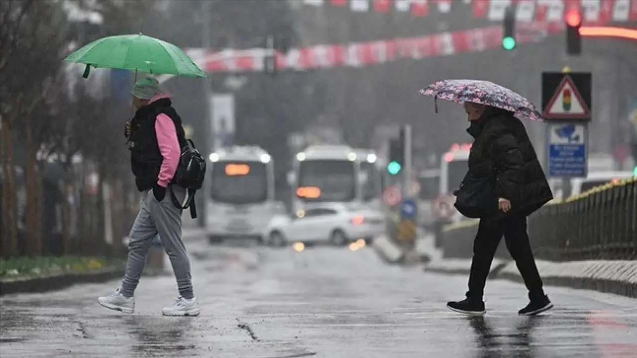 Meteoroloji'den son dakika yağmur uyarısı! İstanbul da listede 4