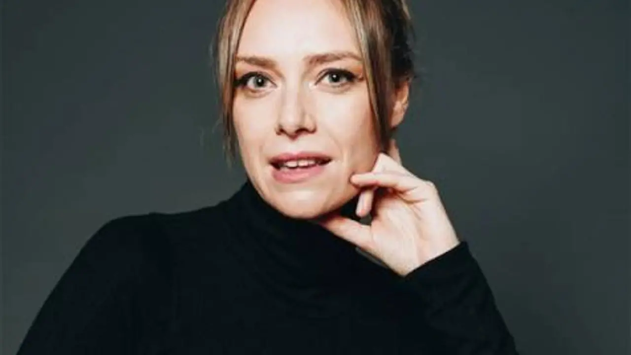 Yeliz Akkaya Kimdir? Aslen Nereli, Kaç Yaşında, Evli mi, Boyu ve Kilosu, Sevgilisi Kim, Kocası Kim? Sarışın Oyuncu Hakkında Her Şey! 6