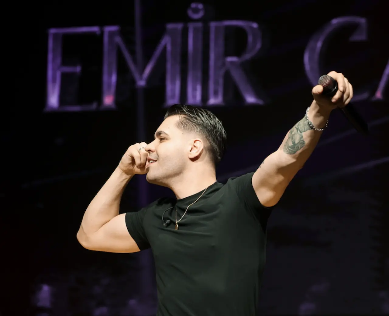 Emir Can İğrek İstanbul’da Coşturdu! Hayranlarına Sürpriz Var 3