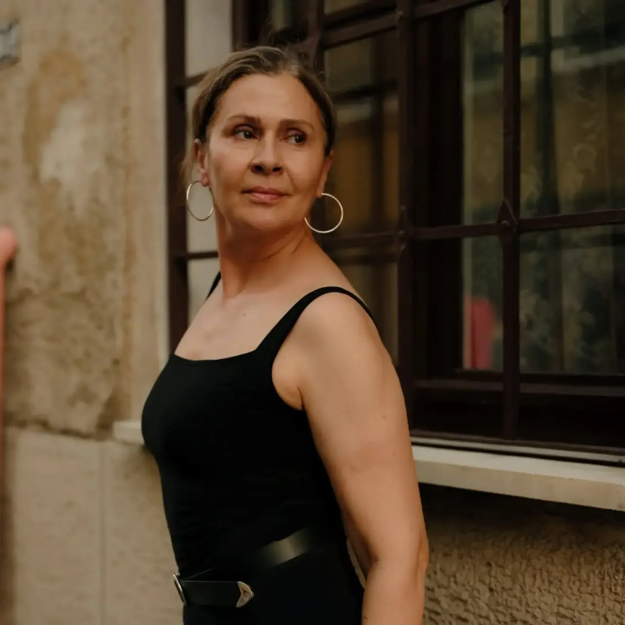 Uzak Şehir Sadakat Kimdir? Gonca Cilasun, Uzak Şehir Dizisinde Derin Bir Karakterle İzleyici Karşısında 7