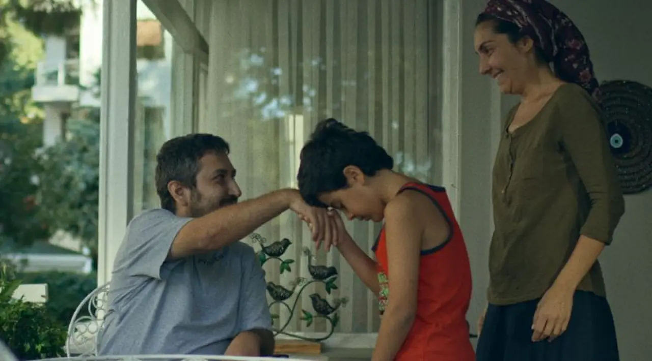 Gibi Dizisi Gül Kimdir? İlkkan'ın Dizideki Aşkı Çisem Kuşam Hakkında Bilinmeyenler ve Tüm Gerçekler! 6