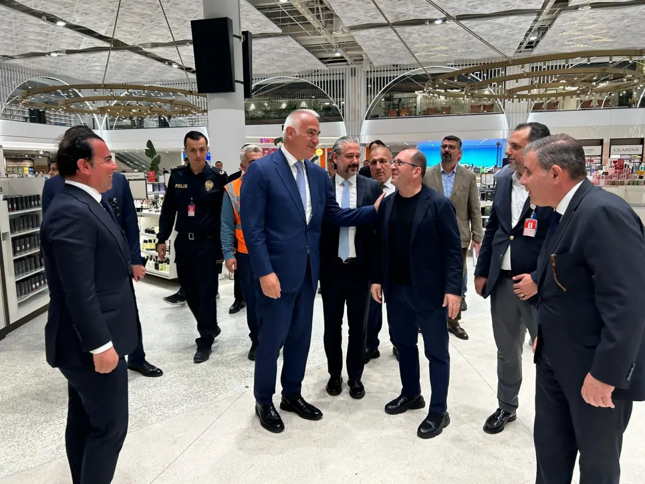 Bakan Ersoy açıkladı: Antalya'da 18 milyon turist hedefi! 5