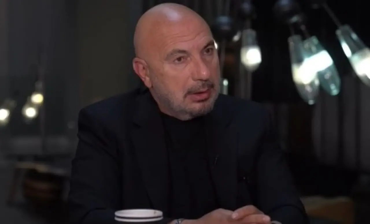 Hakan Bilal Kutlualp Kimdir? Serveti, Kaç Yaşında, Nereli, Evli Mi, Evli Mi, Eşi Kim? Ailesi ve Hayatına Dair Her Şey! 1