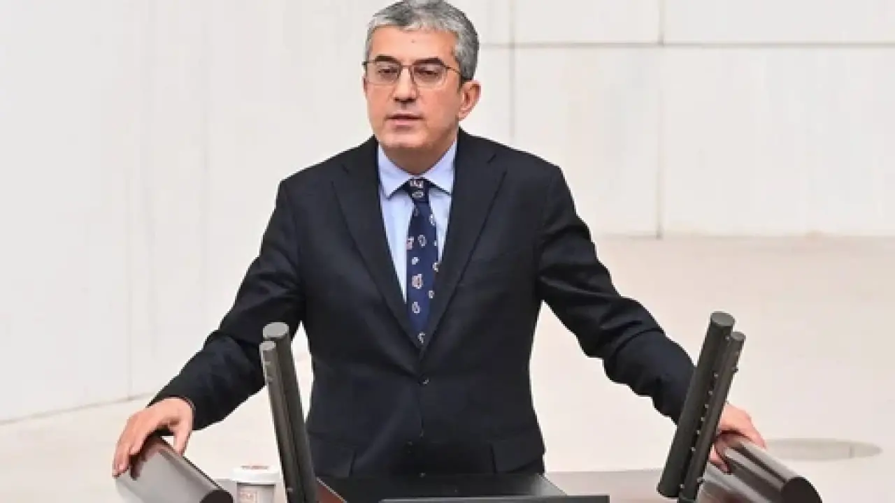 TBMM'de Jammer ve Kamera Tartışması! Ali Mahir Başarır ile Özlem Zengin Arasında Gerilim 2