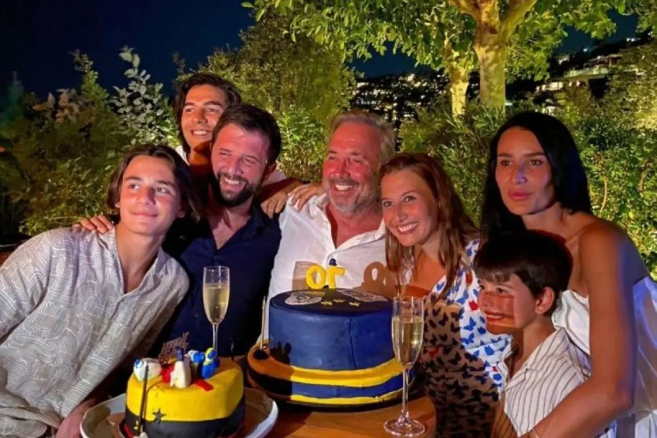 Hamdi Akın kimdir, serveti, aslen nereli, hangi partili, kaç yaşında, evli mi, eşi kim? Biyografisi ve kariyeri 4