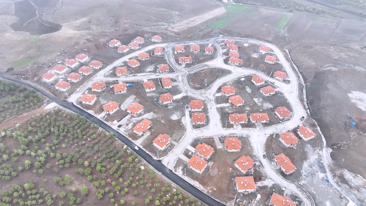 Kahramanmaraş’ta yeni hayat başladı: Köy evlerini gören hayran kalıyor! 2