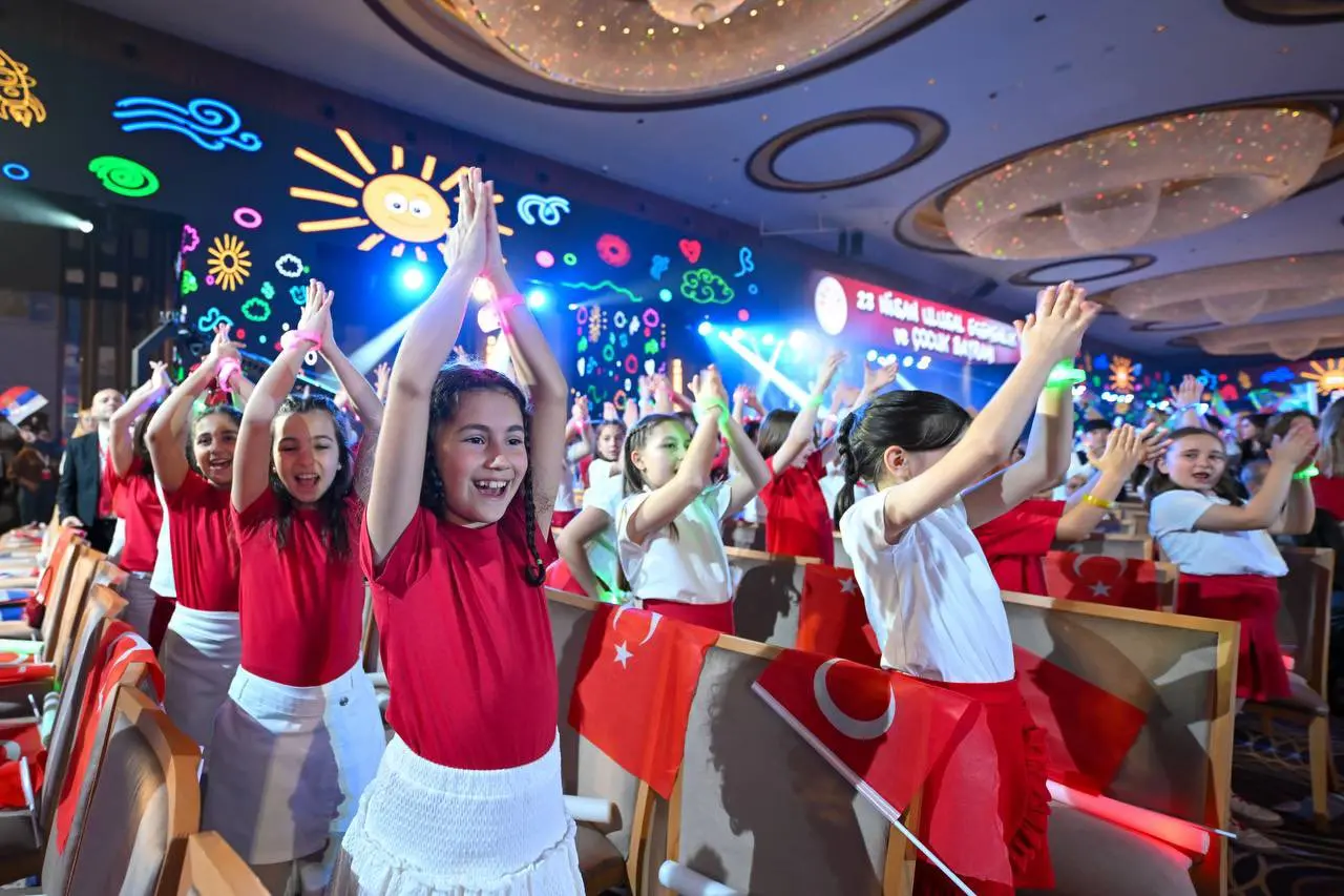 TRT 23 Nisan Şenliği’nde barış ve kardeşlik rüzgarı: Ankara’da dünya çocukları buluştu! 5