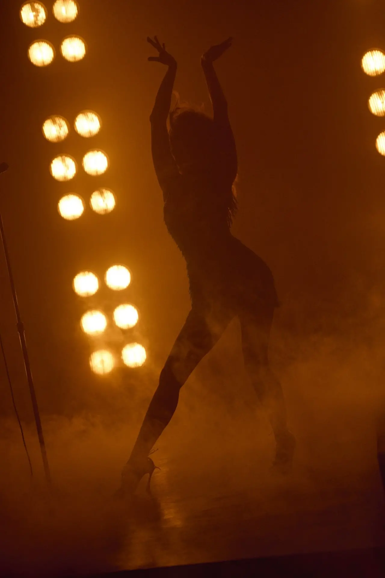 Miley Cyrus Geri Sayımı Başlattı: “End of the World” Şarkısı Yarın Yayında! 4