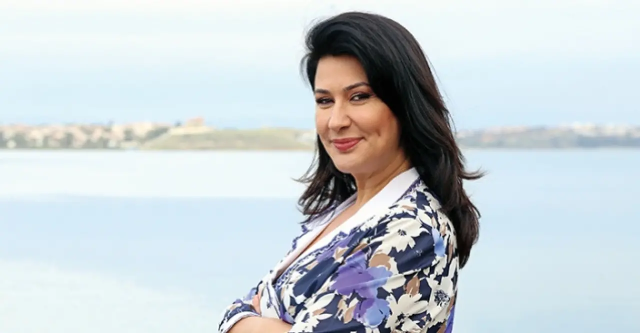 İclal Aydın Kimdir? Nereli, Kaç Yaşında, Evli Mi, Eşi Kim, Boyu, Kaç Kişiyle Evlendi? 3