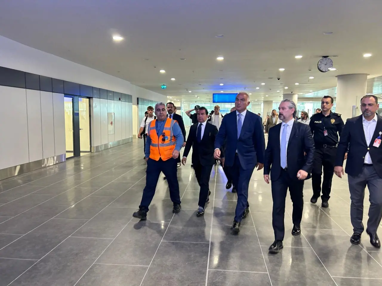 Bakan Ersoy açıkladı: Antalya'da 18 milyon turist hedefi! 3