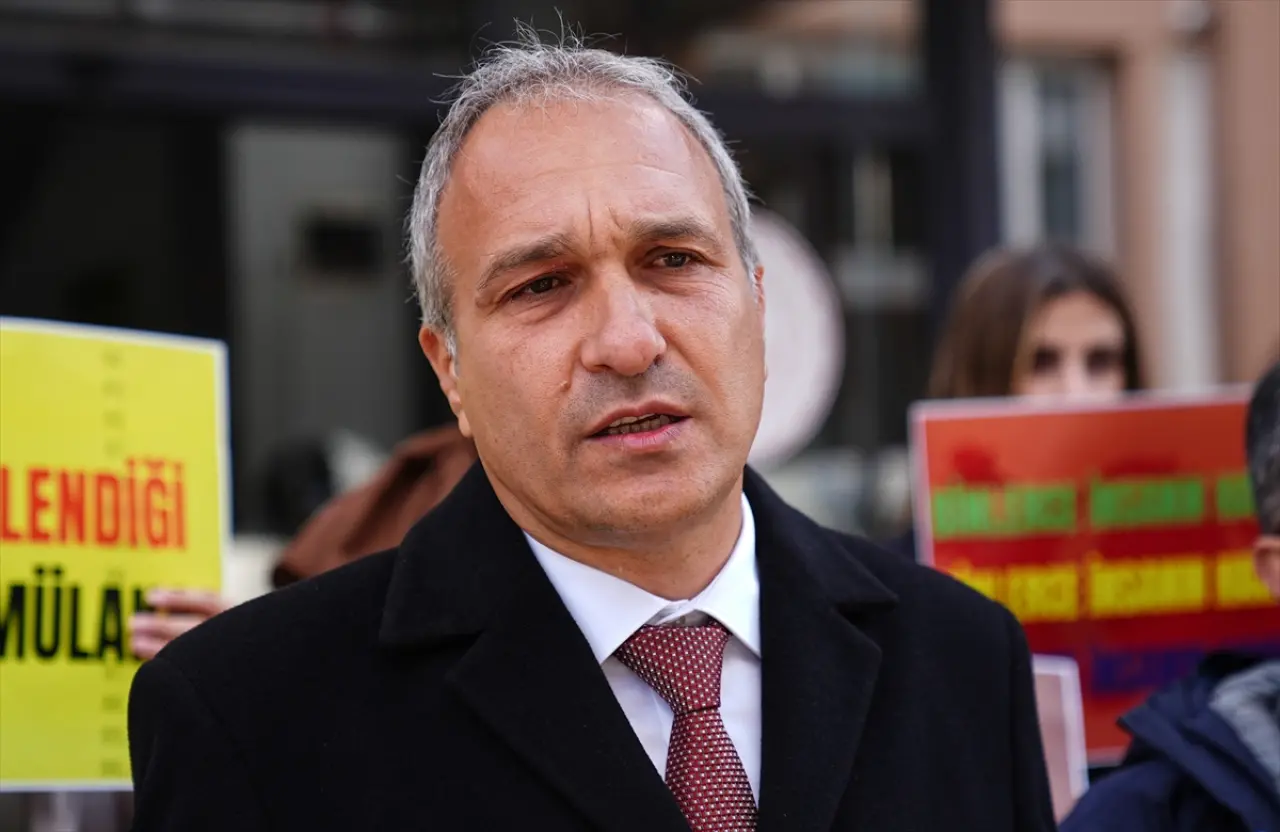 CHP’li Suat Özçağdaş Kimdir? Kaç Yaşında, Nereli, Mesleği Nedir, Eşi Kimdir? İşte Tüm Detaylar 1