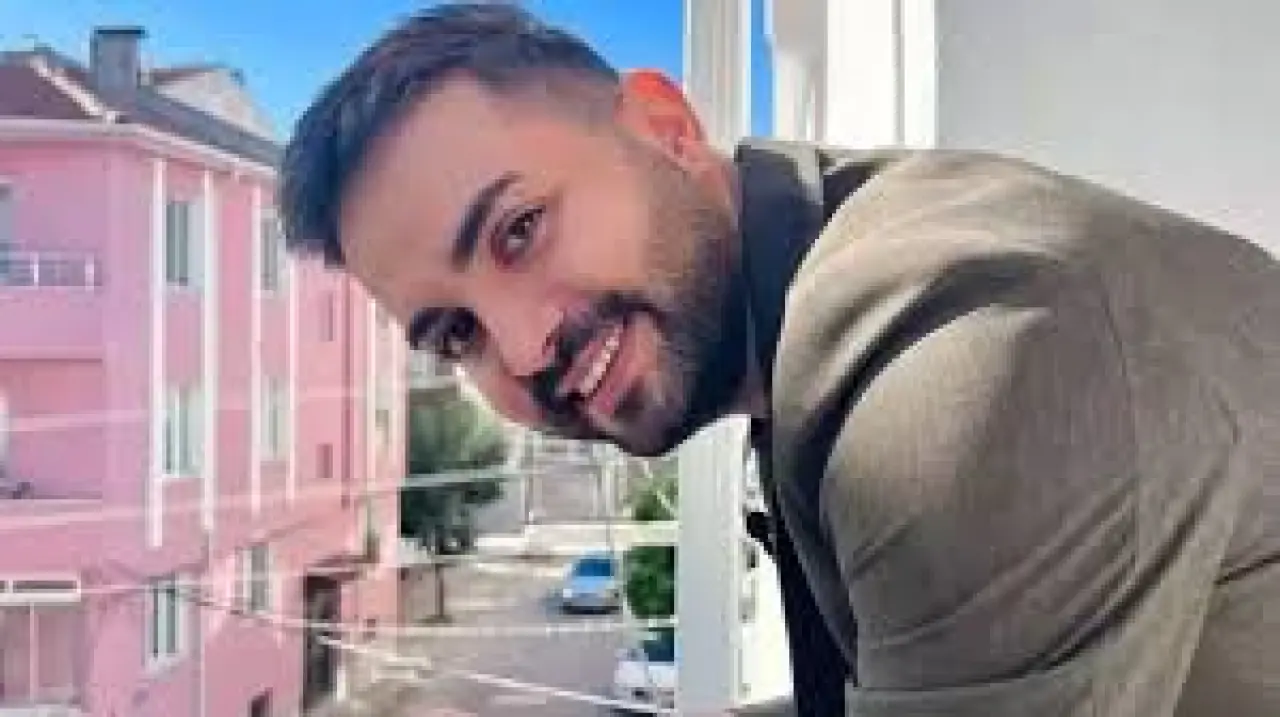 Kadir Ezildi Kimdir? Nereli, Kaç Yaşında, Boyu ve Kilosu, Instagram Hesabı, Ailesi Kim? Evli mi, Sevgilisi Kim? 1