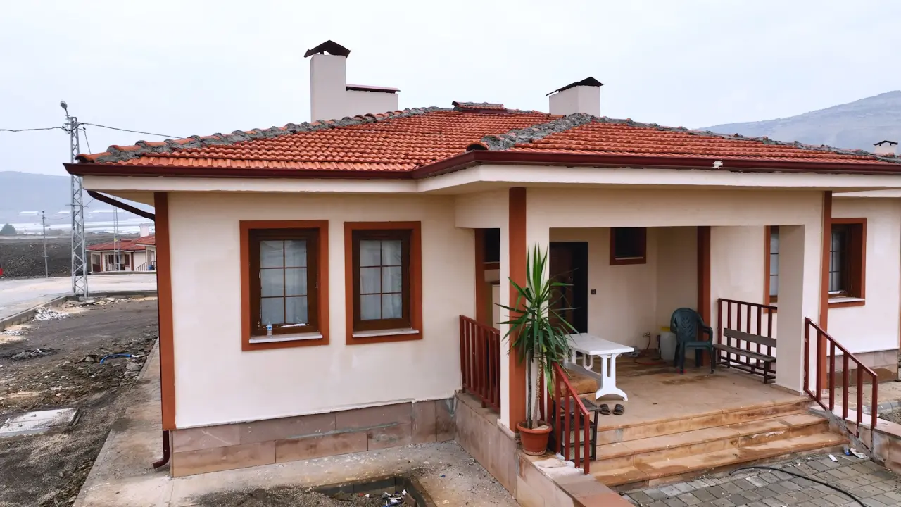 Kahramanmaraş’ta yeni hayat başladı: Köy evlerini gören hayran kalıyor! 6