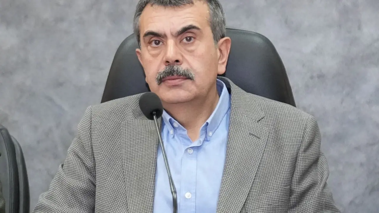 Yusuf Tekin Kimdir? Aslen Nereli, Kaç Yaşında, Evli Mi, Eşi Kim, Eğitim Hayatı ve Mesleği? 3