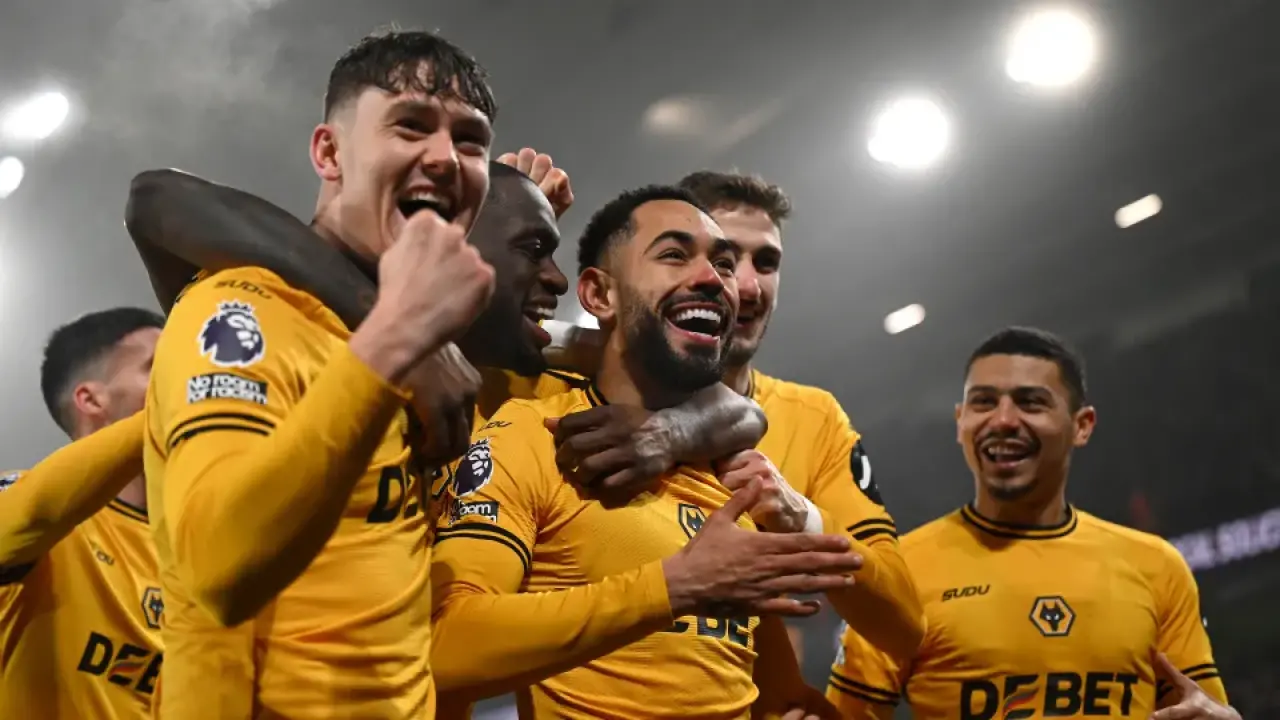 Pablo Sarabia’dan Old Trafford’da Şov! Manchester United Kritik Maçta Yıkıldı 2