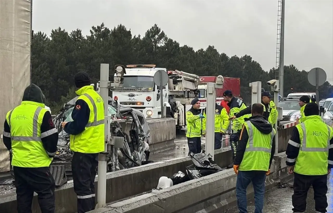 4 kişinin can verdiği noktada bir kaza daha: Ağır yaralı var 3