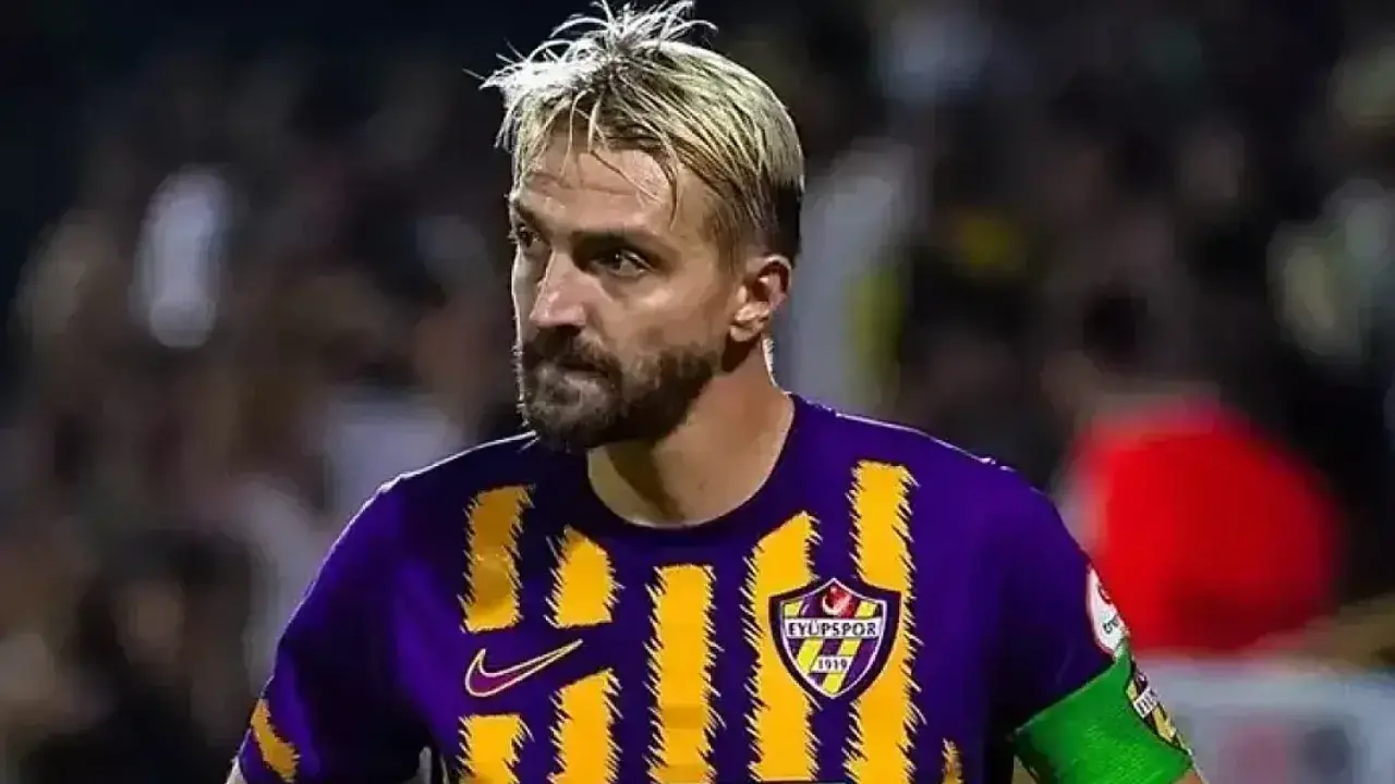 Caner Erkin Biyografisi? Milli Furbolcu Aslen Nereli, Evli Mi, Eşi Kim, Kaç Yaşında, Boyu ve Kilosu, Kimdir? 5